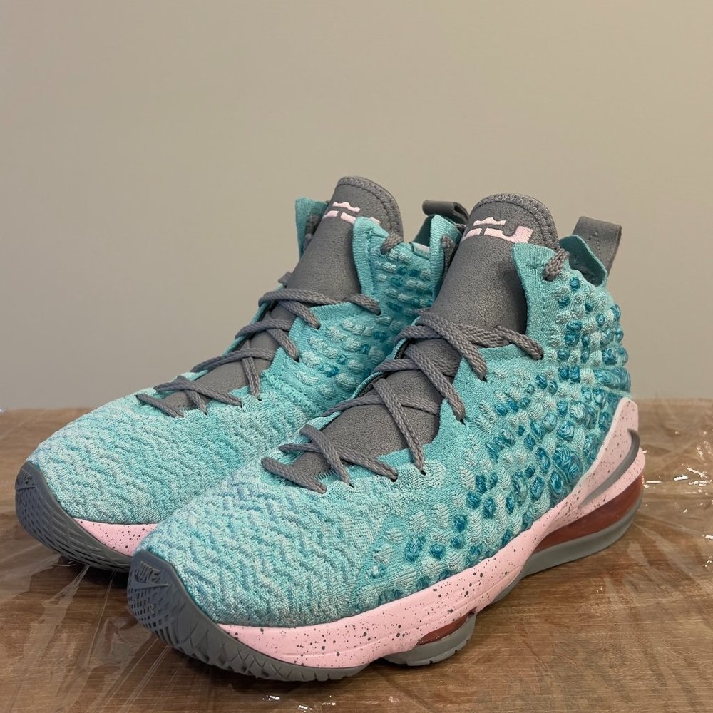 Nike LeBron 17 South Beach, Basketball Shoes